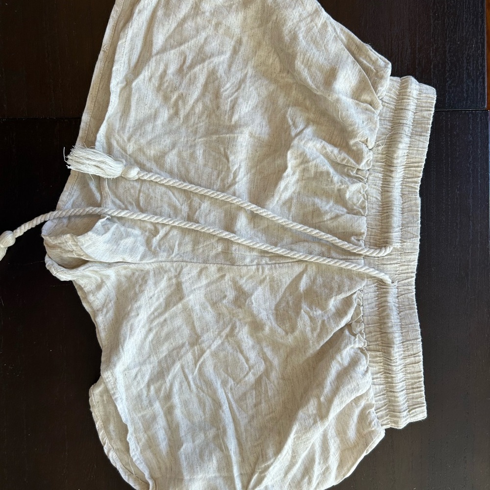 Women's Cream Shorts